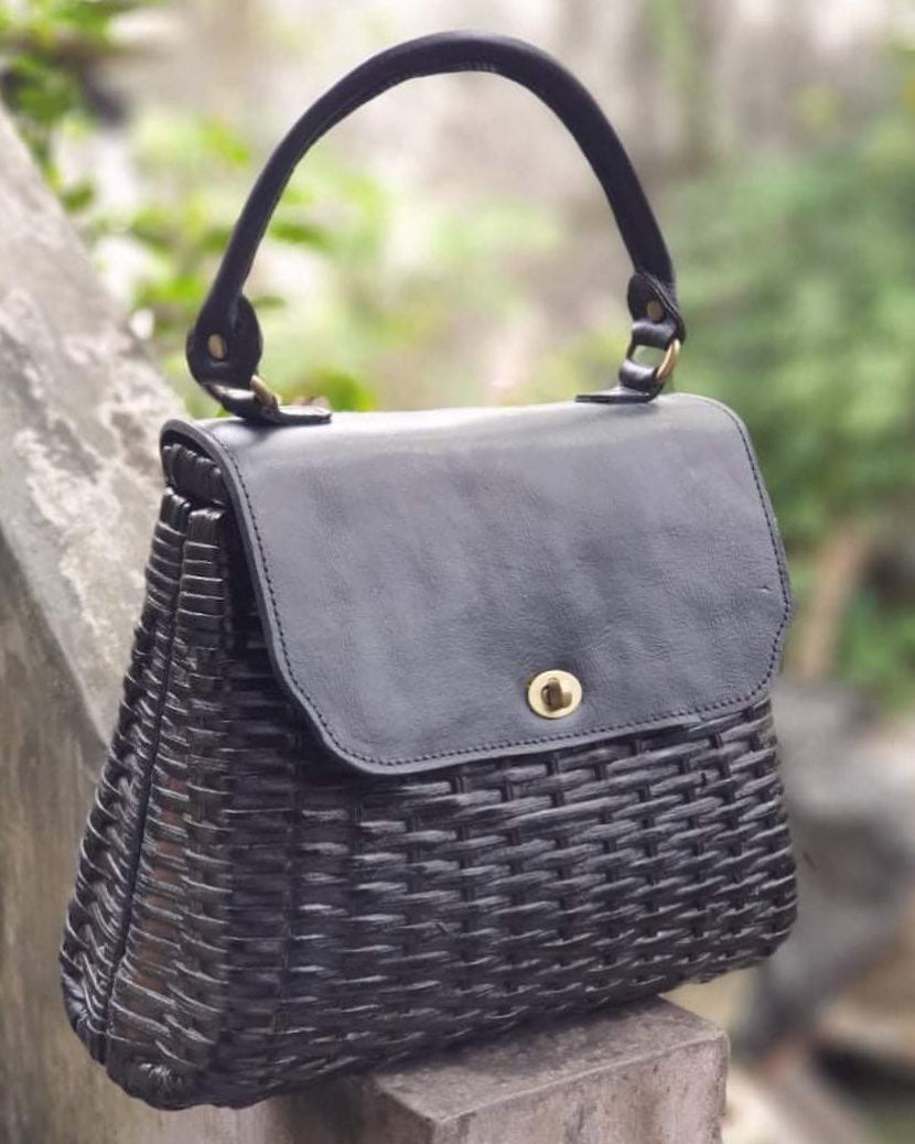 MISS TIKIYOGI Black Handle Bag