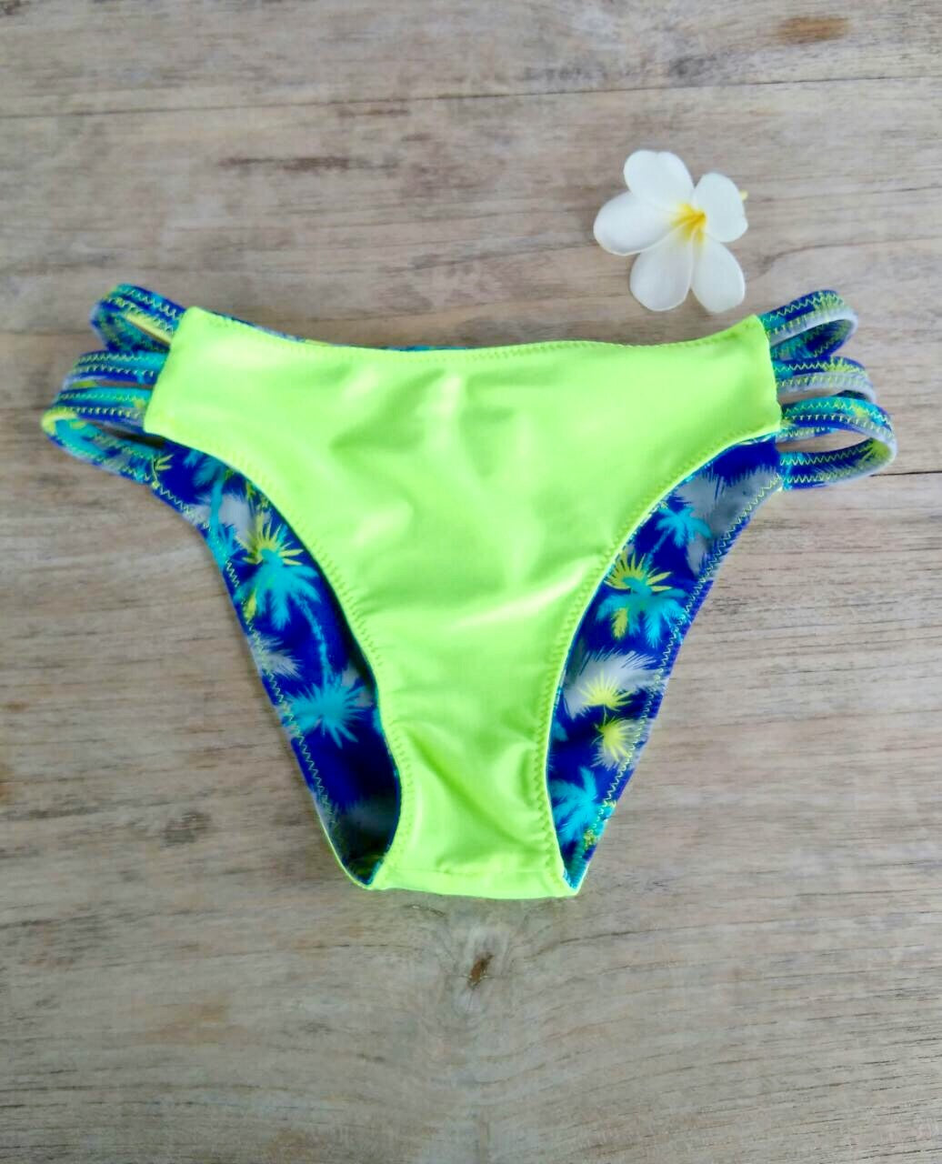 TIKIYOGI® Bali Dreaming Three Straps Reversible Bikini Brief